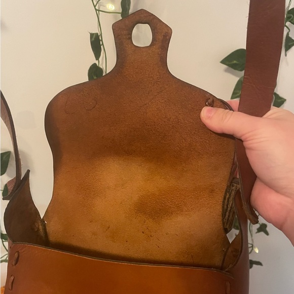 Vintage Tooled Floral Braided Leather Crossbody Bag - Picture 4 of 10